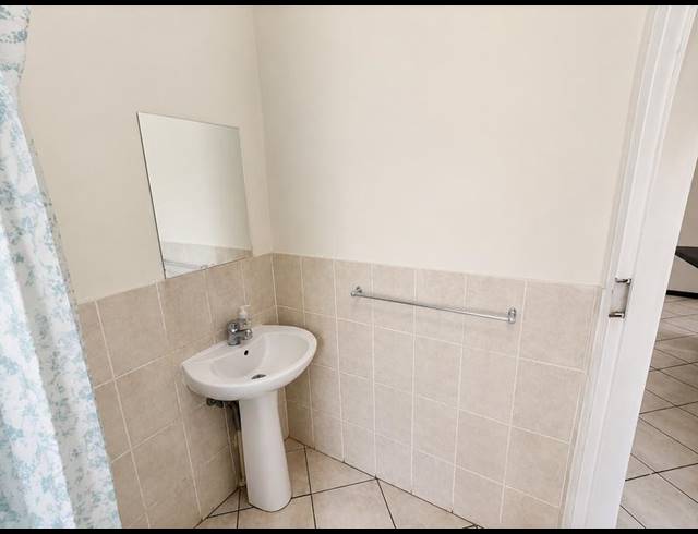 2 BEDROOM APARTMENT FOR SALE IN HEUWELOORD